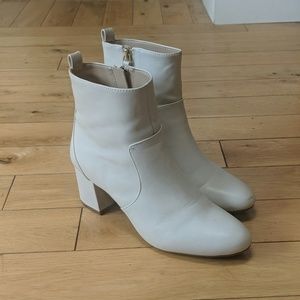 DKNY White/Cream Boots